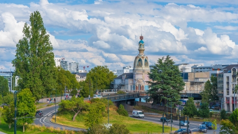 Comparaison entre courtier national et courtier local à Nantes pour un prêt immobilier